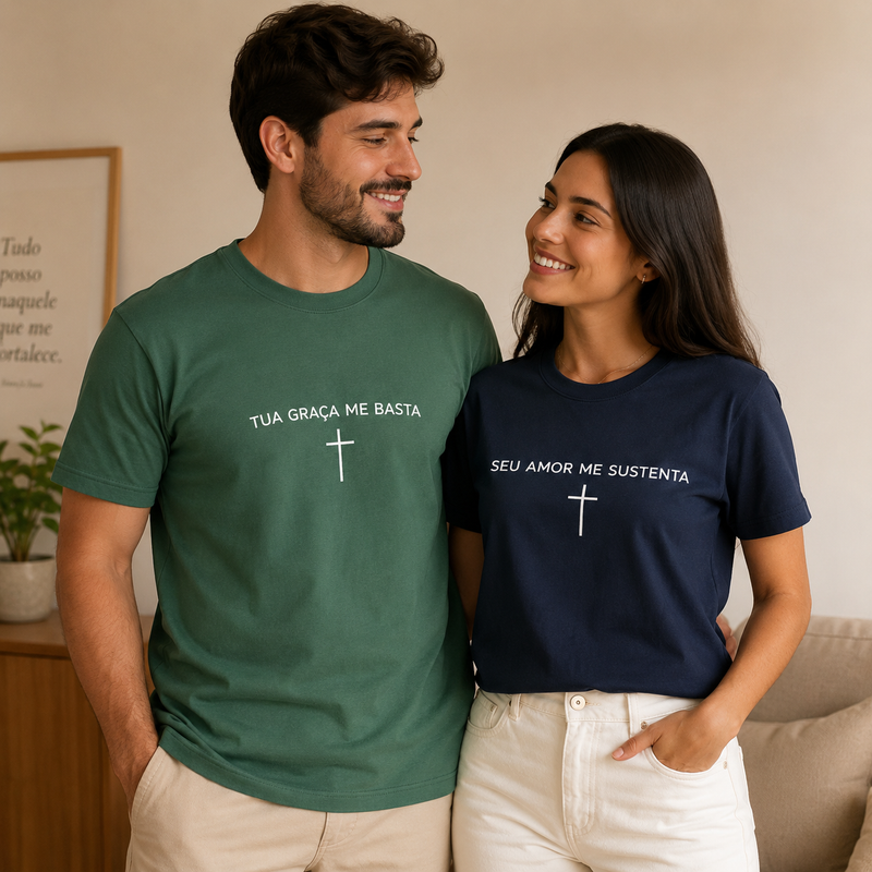 Kit 2 Camisetas Cristãs Premium | Tua Graça Me Basta e Seu Amor Me Sustenta